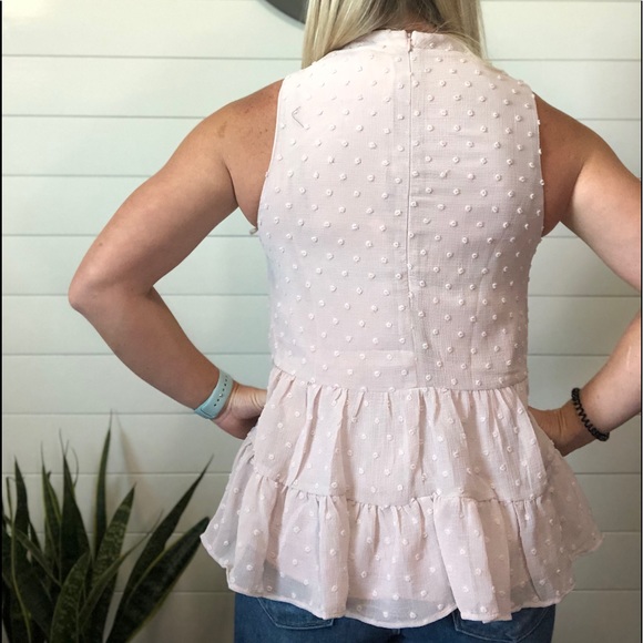 Woman’s Top - Picture 3 of 4